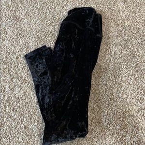 Beyond yoga crushed Velvet leggings